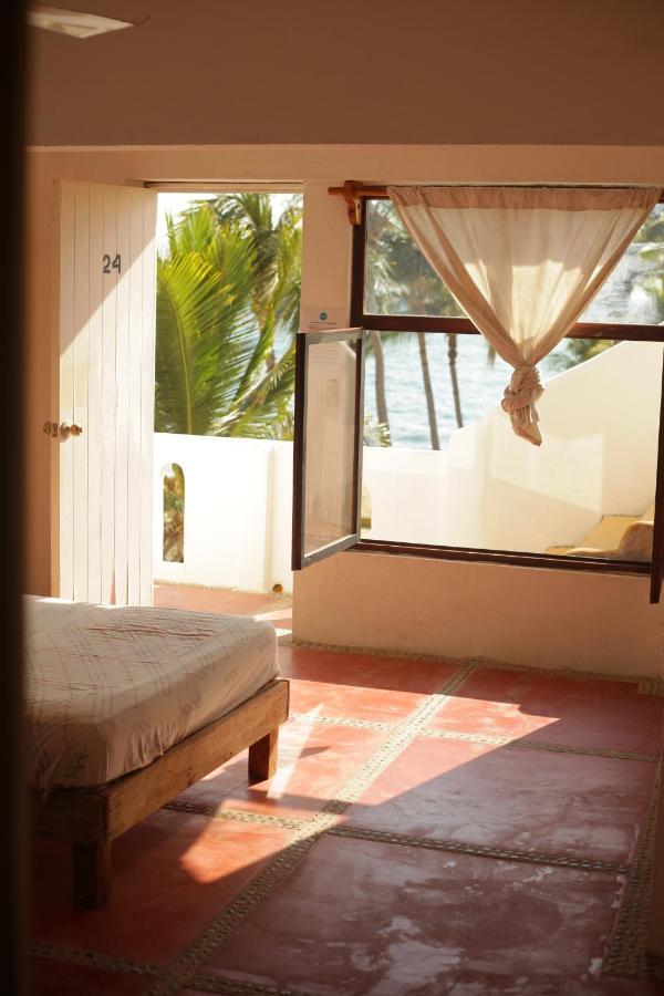 La Coral Beach House Hostel Puerto Escondido  Exterior photo