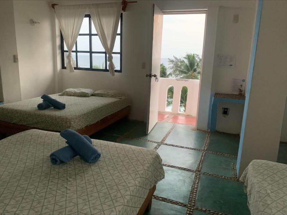 La Coral Beach House Hostel Puerto Escondido  Exterior photo